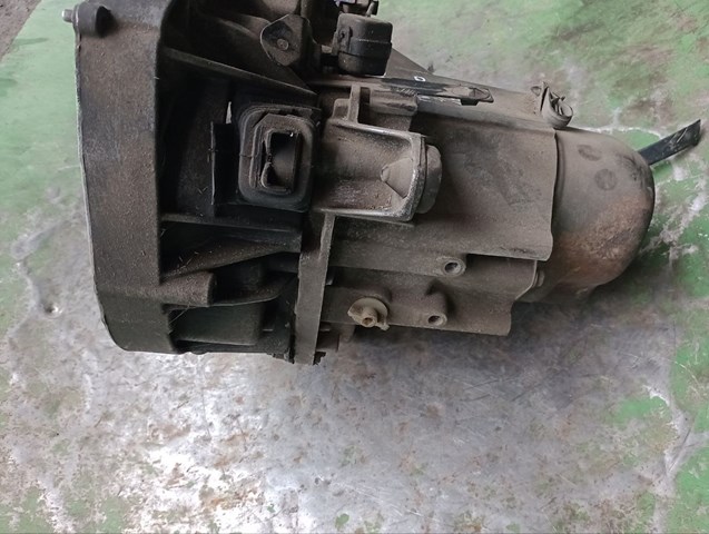 JB1132 Renault (RVI) Transimisión manual