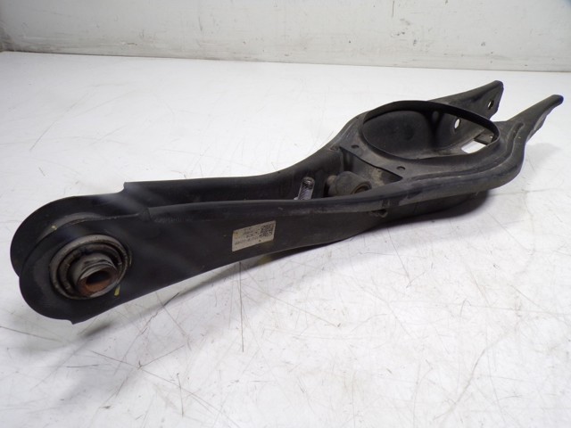 Brazo suspension (control) trasero inferior izquierdo KIA Soul 3 (SK3)