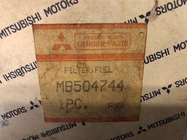 MB504744 Mitsubishi filtro de combustible