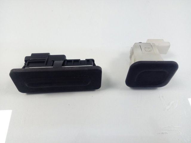 Botón del regulador de altura de faros Peugeot/Citroen 95835T02 precio, desde 30,49 EUR