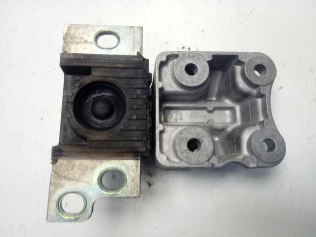 Soporte de motor derecho 30607010799 Magneti Marelli