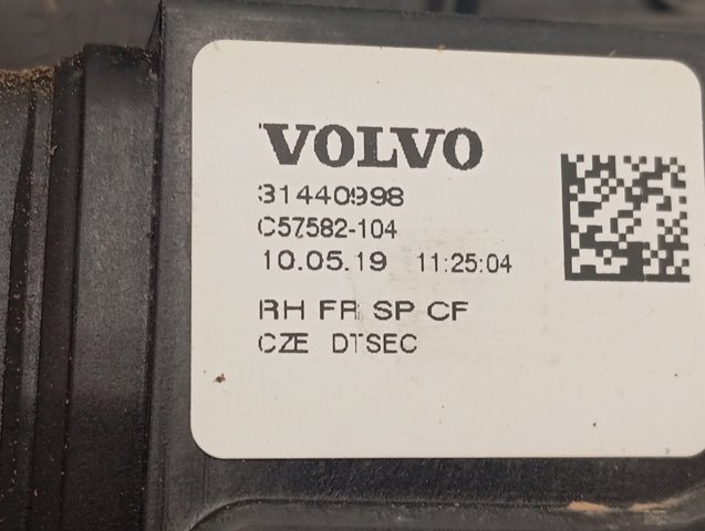 31440998 Volvo Cerradura de puerta delantera derecha