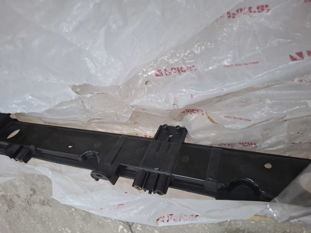 Soporte de radiador  Polcar 411304