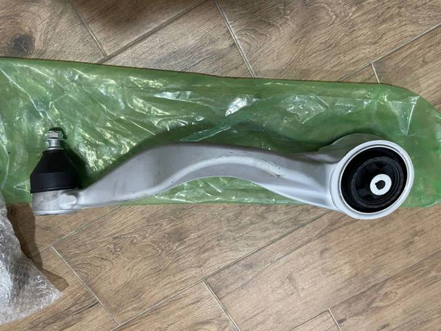 Brazo inferior derecho de la suspensión delantera 4462601 Lemforder