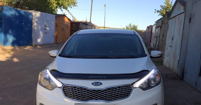 Deflector de capó para KIA Cerato III YD