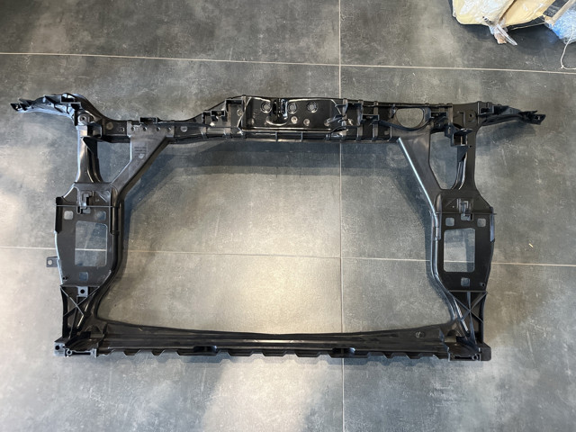 Soporte de radiador  Polcar 136504