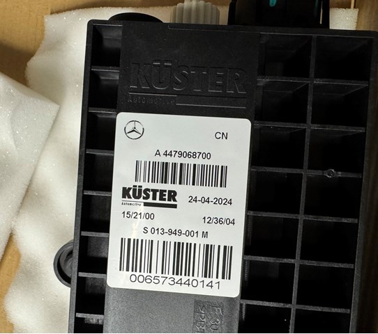 Motor del actuador de la pinza de freno trasera A4479068700 Mercedes