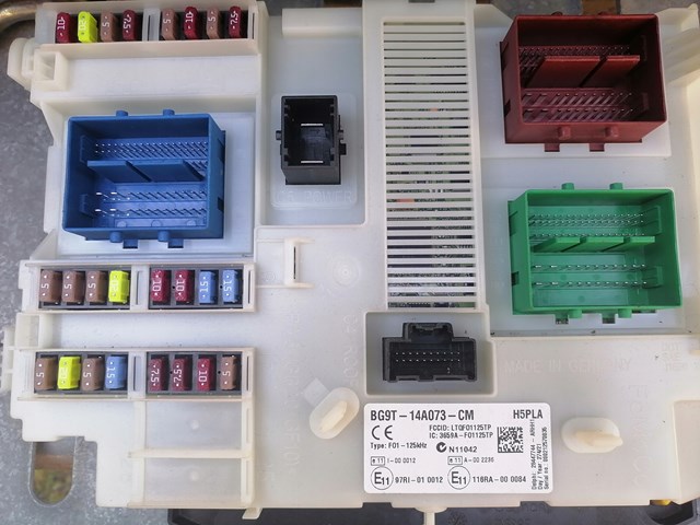 Caja de fusibles BG9T14A073CM Ford