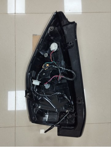 Piloto trasero derecho Mazda 5 2