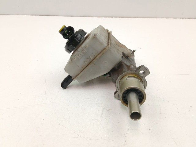 7701208176 Nissan/Infiniti Cilindro principal de frenos