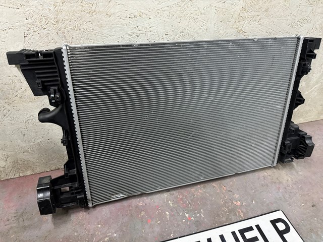 Radiador adicional de refrigeración del motor Mercedes A2475004000 precio, desde 510,17 EUR