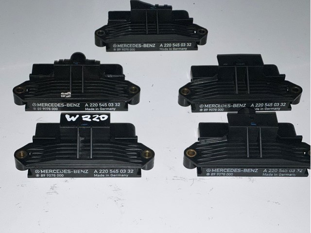 Relé de los calentadores A2205450332 Mercedes