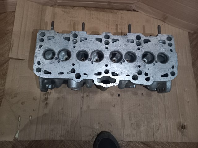 038103373 VAG Cabeza del motor