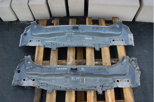 Panel trasero de maletero para Mazda 3 (BM, BN)