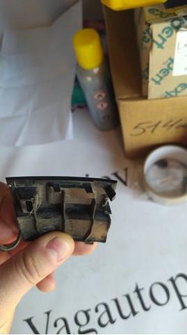 Comprar 7P6807185B041 VAG Tapa del gancho de remolque del parachoques delantero izquierdo