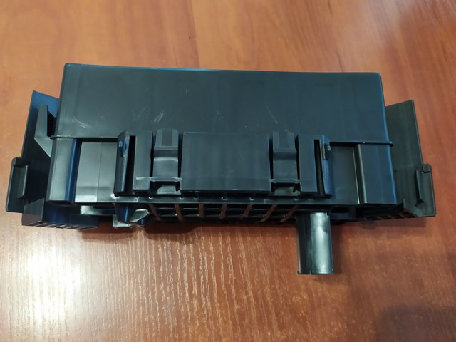 Comprar 243826RA1A Nissan/Infiniti Tapa de la caja de fusibles