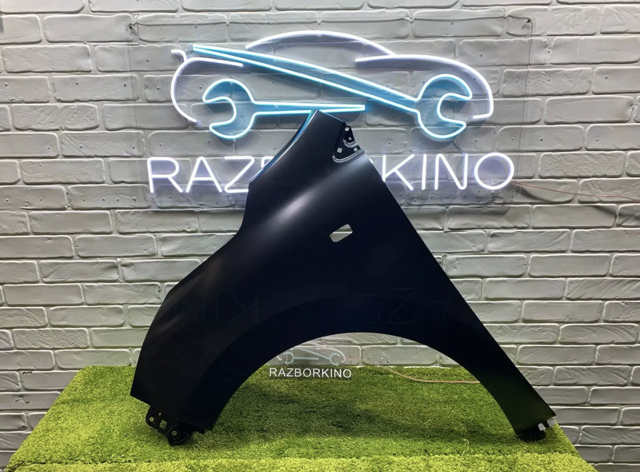 Aleta delantera izquierda Renault (RVI) 631011356R precio, desde 204,12 EUR