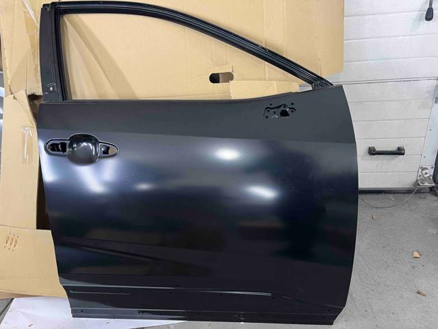 Puerta delantera derecha 6700142161 Toyota