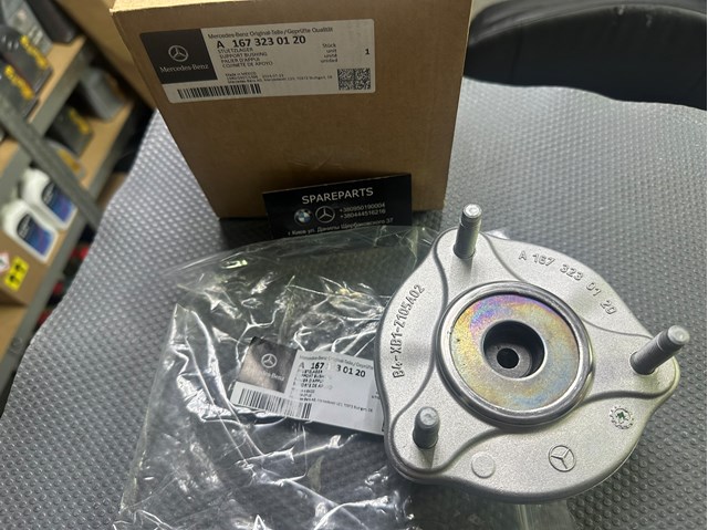 Comprar A1673230120 Mercedes Soporte del amortiguador delantero