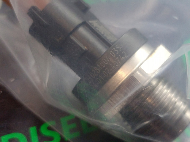 281006035 Bosch Sensor de presión de combustible