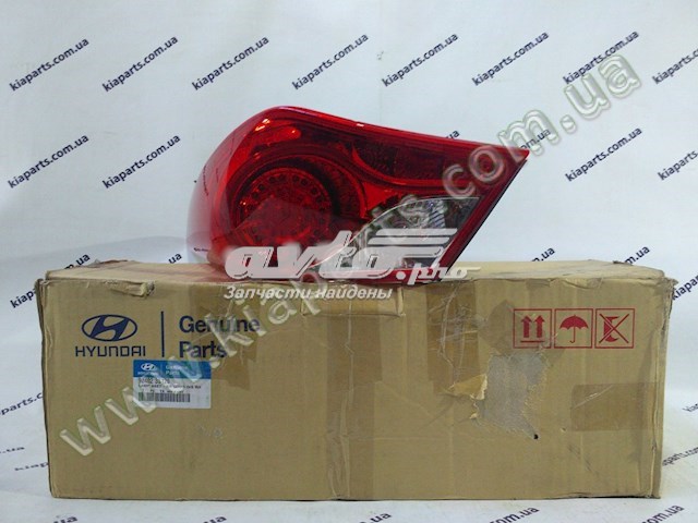 924023S120 Hyundai/Kia piloto posterior exterior derecho