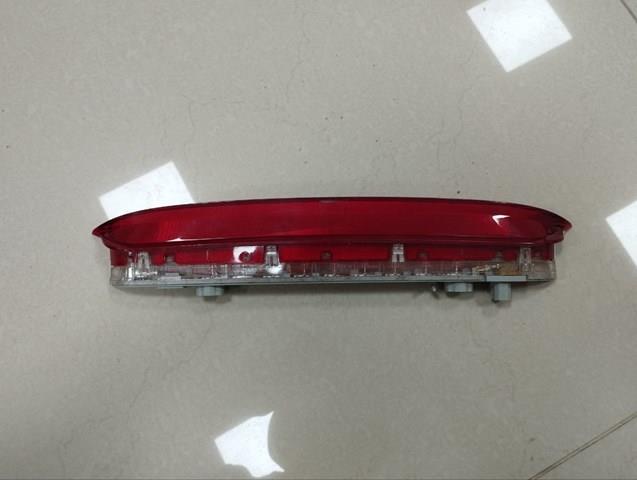 Lampara de luz de freno adicional  Mazda D46151580 precio, desde 58,08 EUR