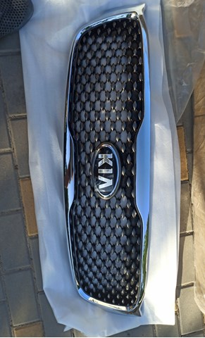  Parrilla KIA Sorento 3