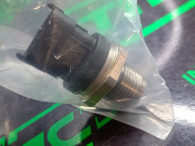0281002841 Bosch sensor de presión de combustible