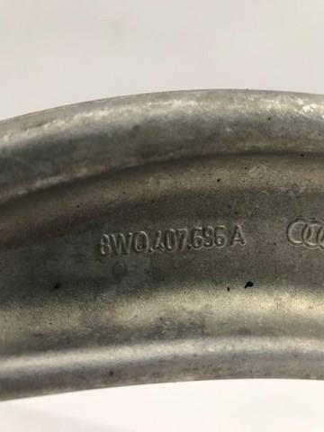Brazo inferior derecho de la suspensión delantera 8W0407696A VAG