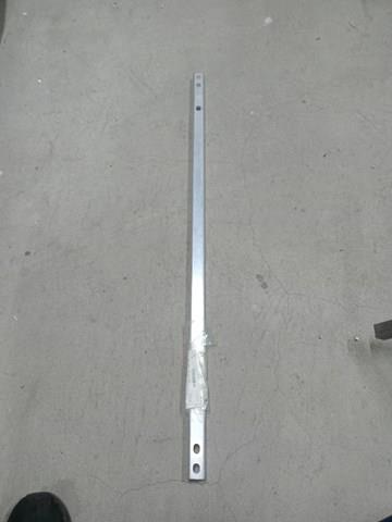 Comprar A1676262200 Mercedes Travesaño inferior del radiador