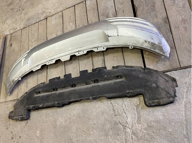 VAG 4KE825219 término análogo VAG 4KE825219B cubierta, parachoques trasero