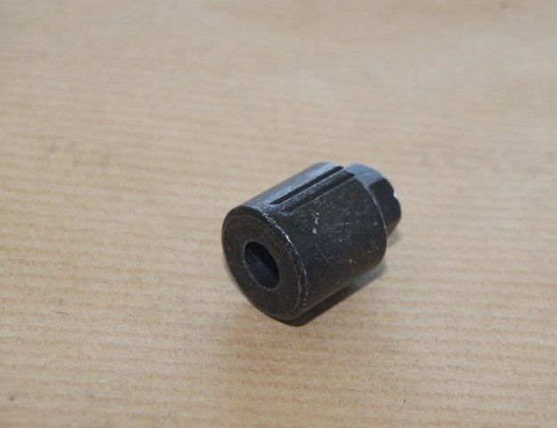 Tuerca de fijación del inyector Mazda SHY113148A precio, desde 18,04 EUR
