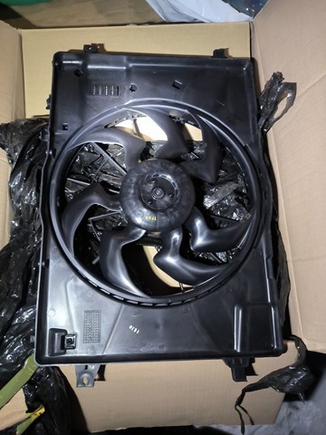 25380G2000 Hyundai/Kia difusor de radiador, ventilador de refrigeración, condensador del aire acondicionado, completo con motor y rodete