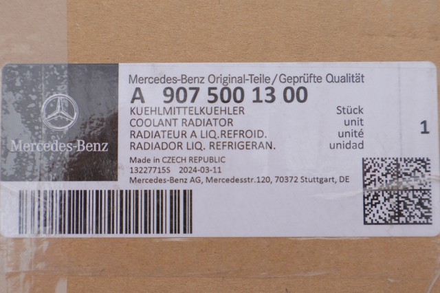 Radiador adicional de refrigeración del motor Mercedes 9075001300