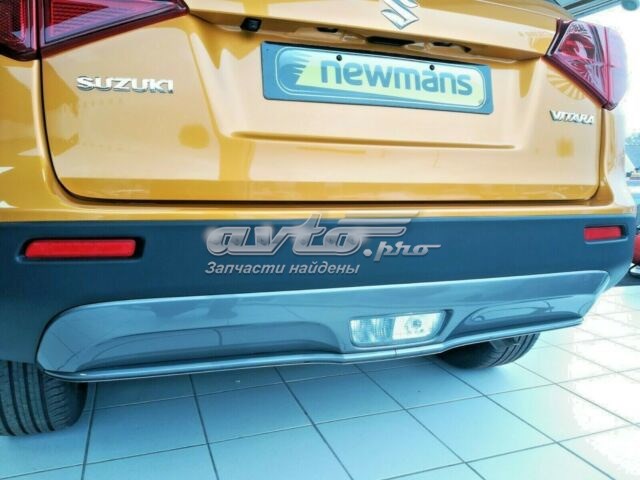 Moldura de parachoques trasero derecho 7187386R100BK Suzuki