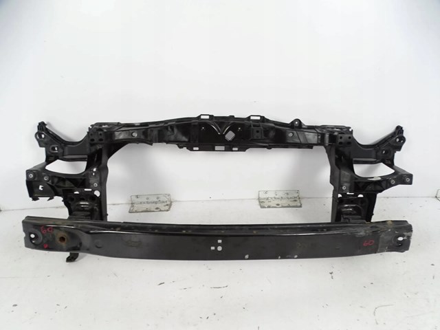 Soporte de radiador  Renault (RVI) 8201130847