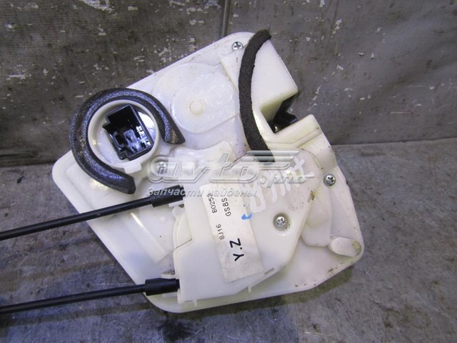 GS1D58310 Mazda cerradura de puerta delantera derecha