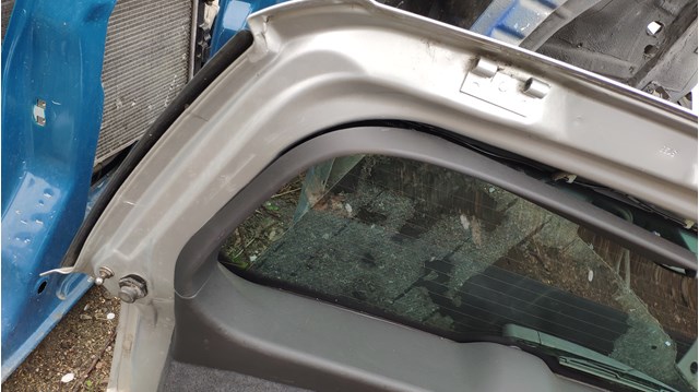 Porton trasero para Opel Astra H L35