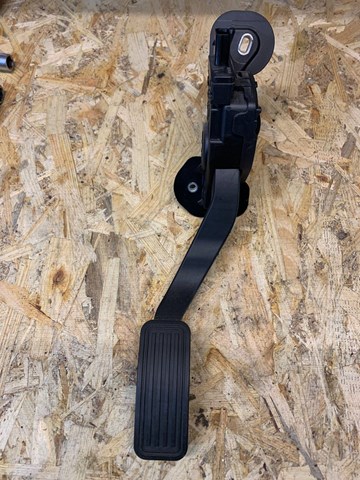Comprar Pedal del acelerador Tesla Model S  5YJS