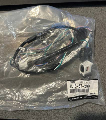 TL1867290 Mazda Cable de sensor de aparcamiento del parachoques delantero