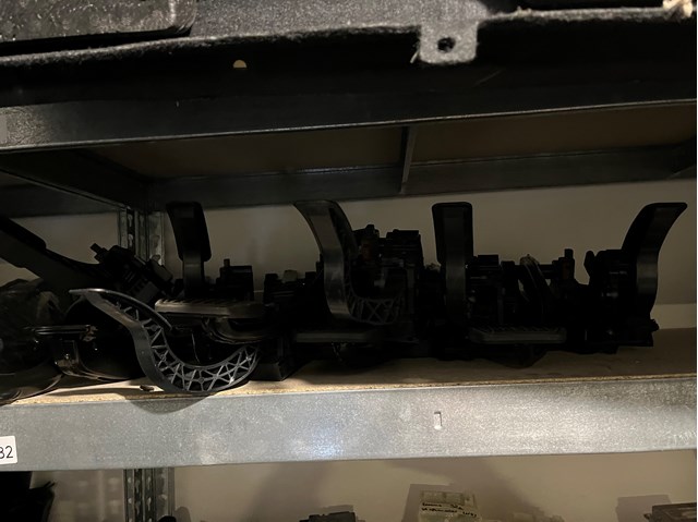 Comprar 104469100D Tesla Soporte de pedales