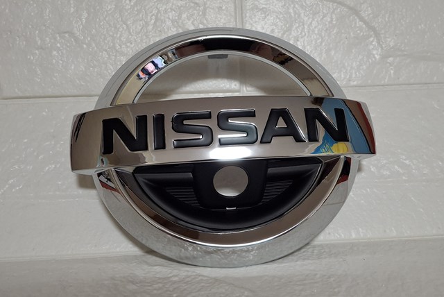 628904BA0A Nissan logotipo del radiador i