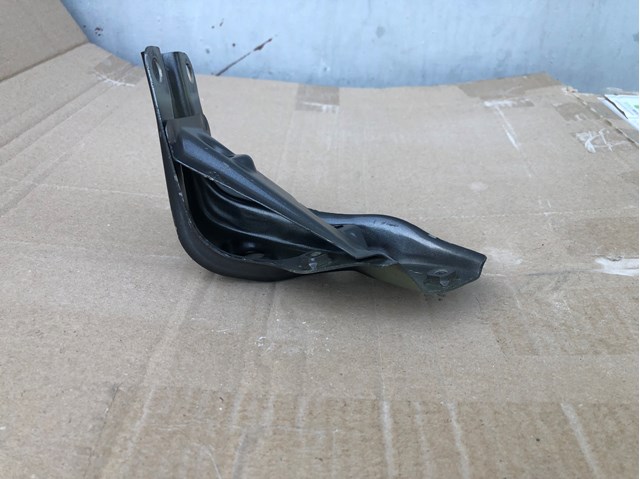 53908KK020 Toyota soporte para guardabarros delantero, izquierda delantero