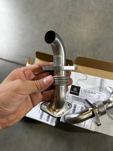 Comprar A6421400600 Mercedes Tubo del sistema de recirculación de gases de escape EGR