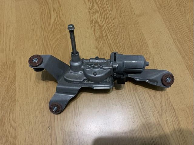Motor limpiaparabrisas luna trasera Mazda KB7W67450