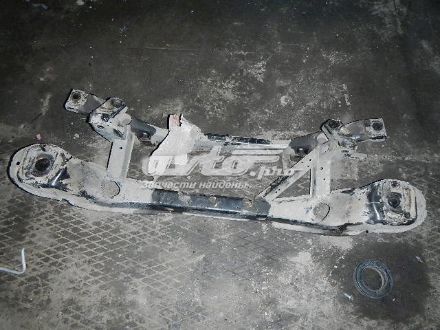 1770045 Ford subchasis trasero soporte motor