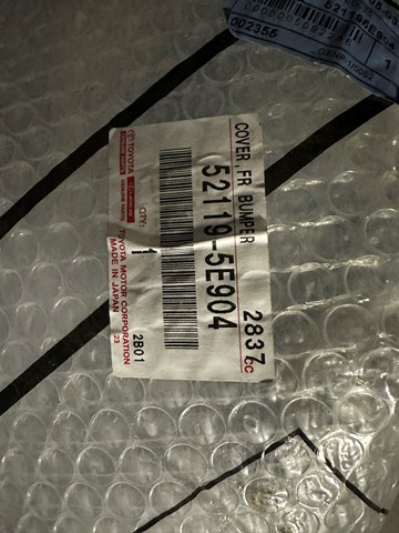 521195E904 Toyota Paragolpes delantero