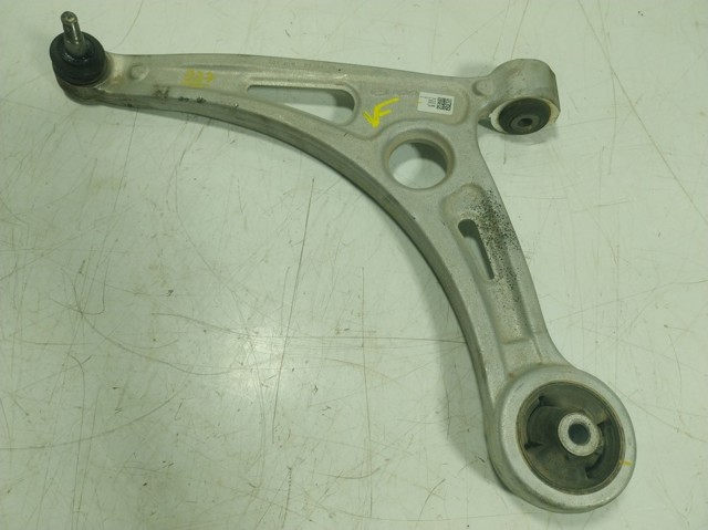Brazo inferior izquierdo de la suspensión delantera 54500AT000 Hyundai/Kia