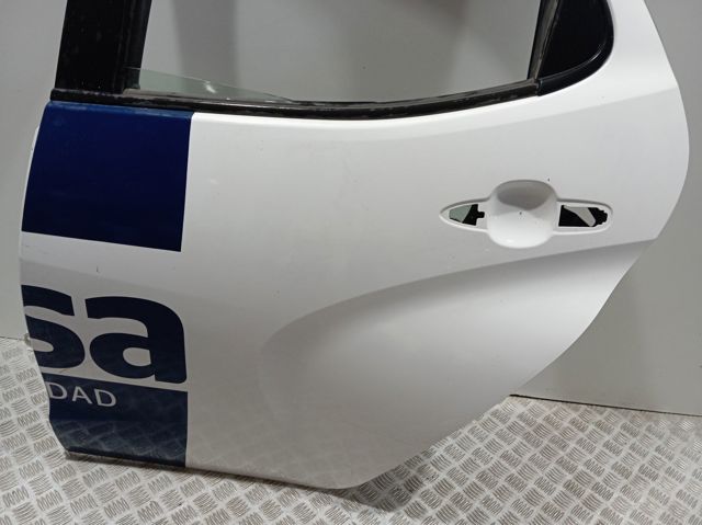 67004K0060 Toyota Puerta trasera izquierda