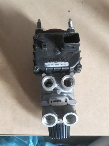 Comprar 0044311506 Mercedes Válvula de freno bajo pedal (camión)